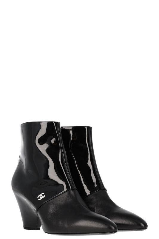 CHANEL CC Boots Patent Black