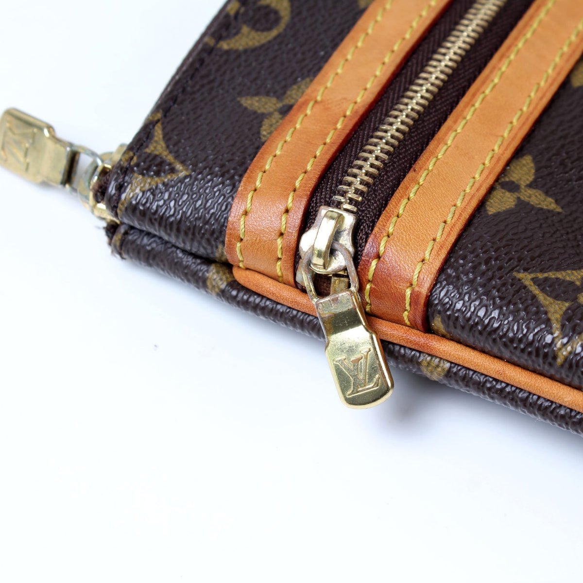 Pochette Bosphore Monogram