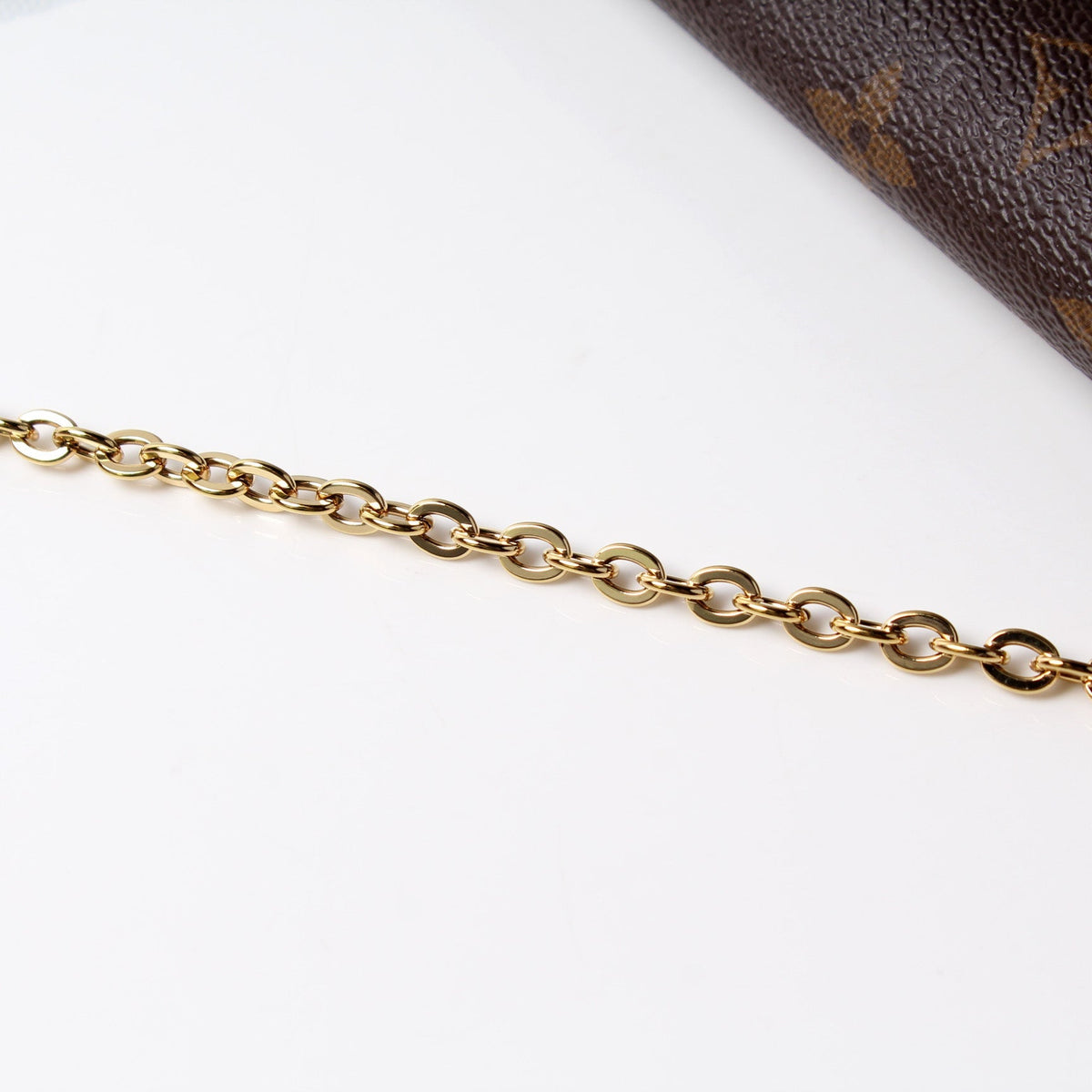Pochette Felicie Monogram
