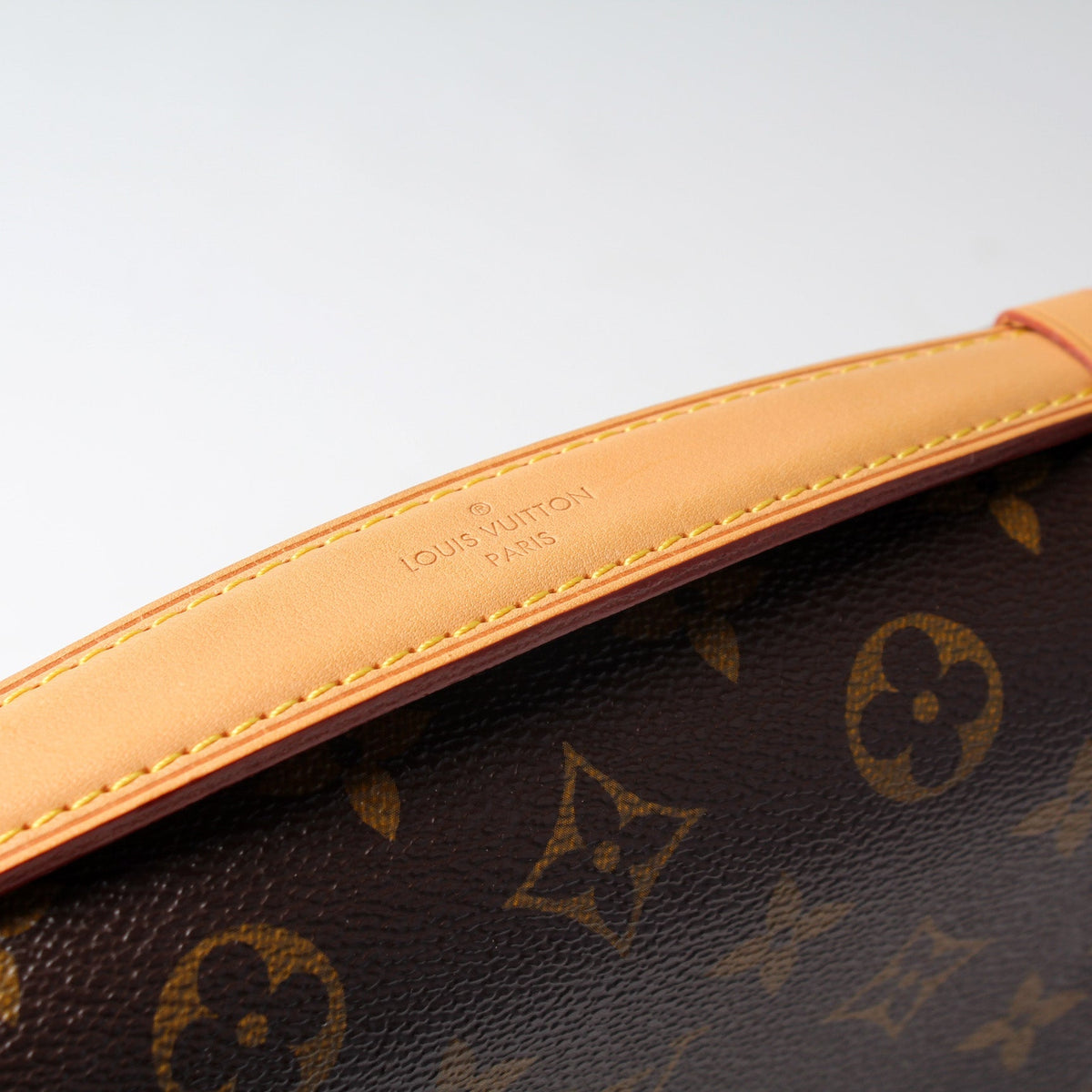 Pochette Metis Monogram