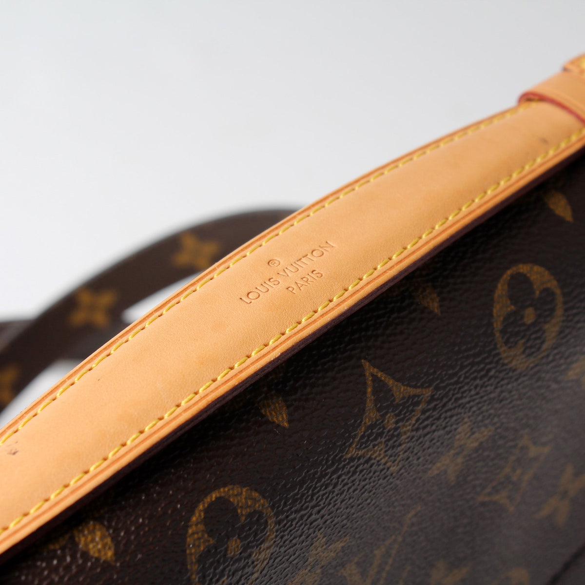 Pochette Metis Monogram