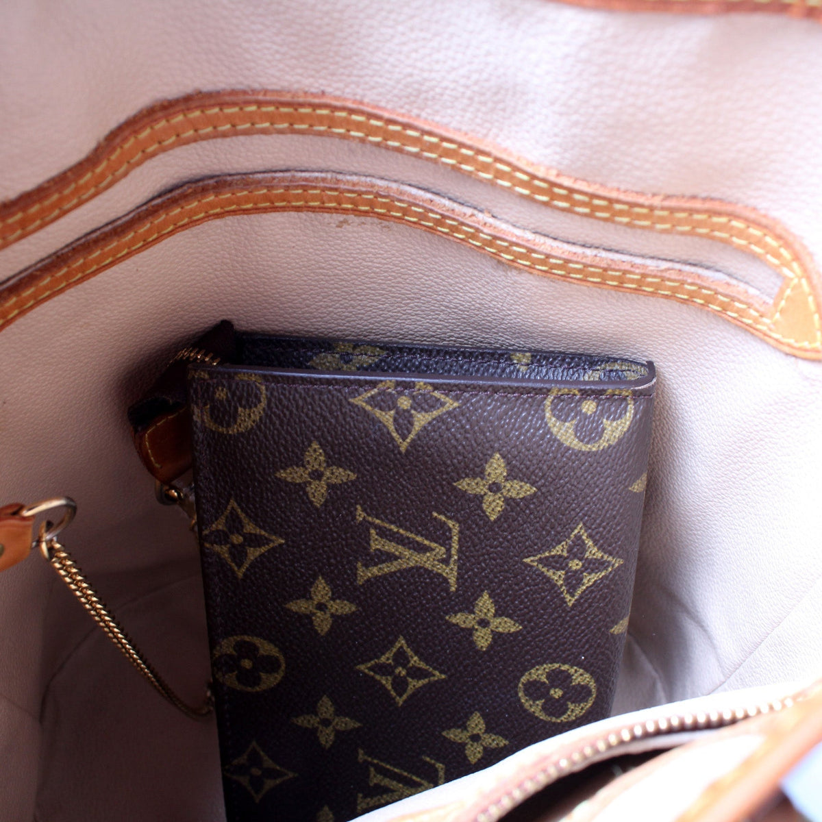 Petit Bucket W/ Pouch Monogram