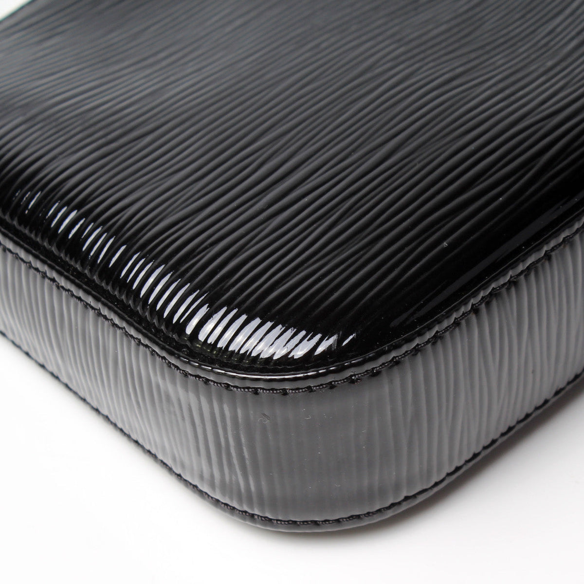 Pochette Accessories NM Epi Electric