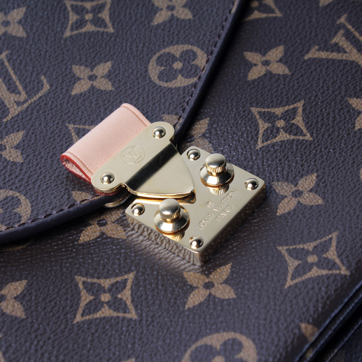 Pochette Metis Monogram