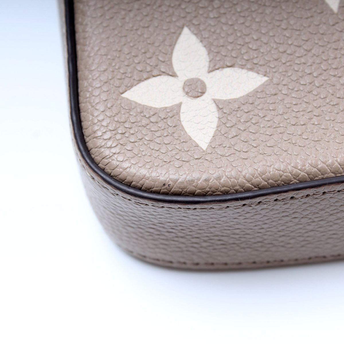 Pochette Felicie Empreinte Giant Monogram