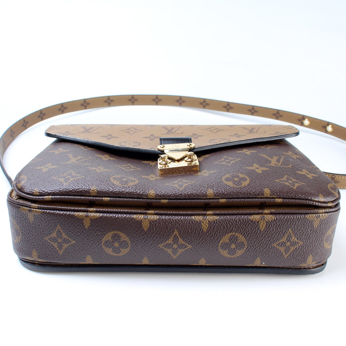 Pochette Metis Reverse Monogram