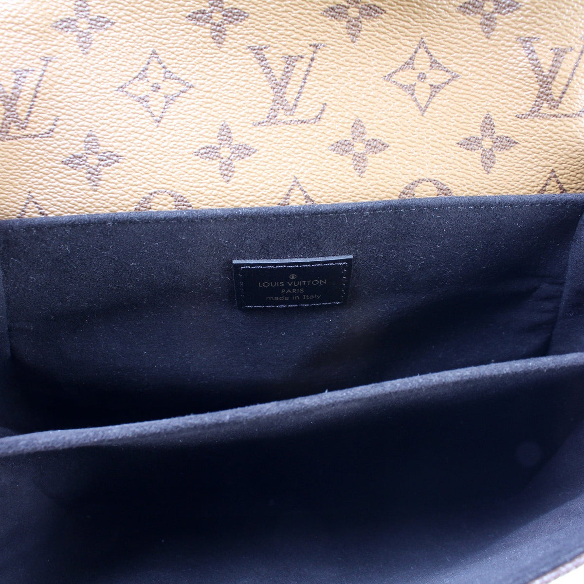 Pochette Metis Reverse Monogram