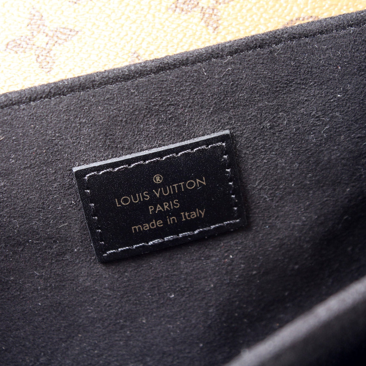 Pochette Metis Reverse Monogram