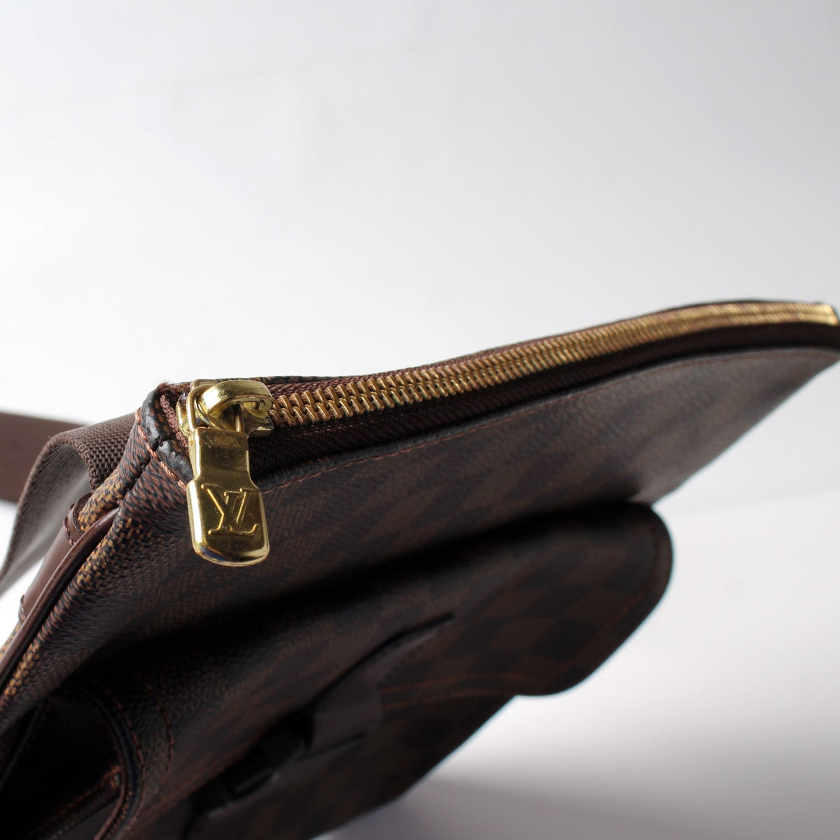 Pochette Melville Damier Ebene