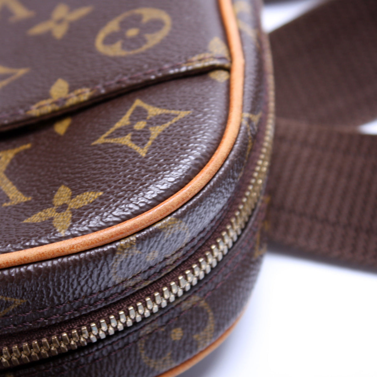 Pochette Gange Monogram