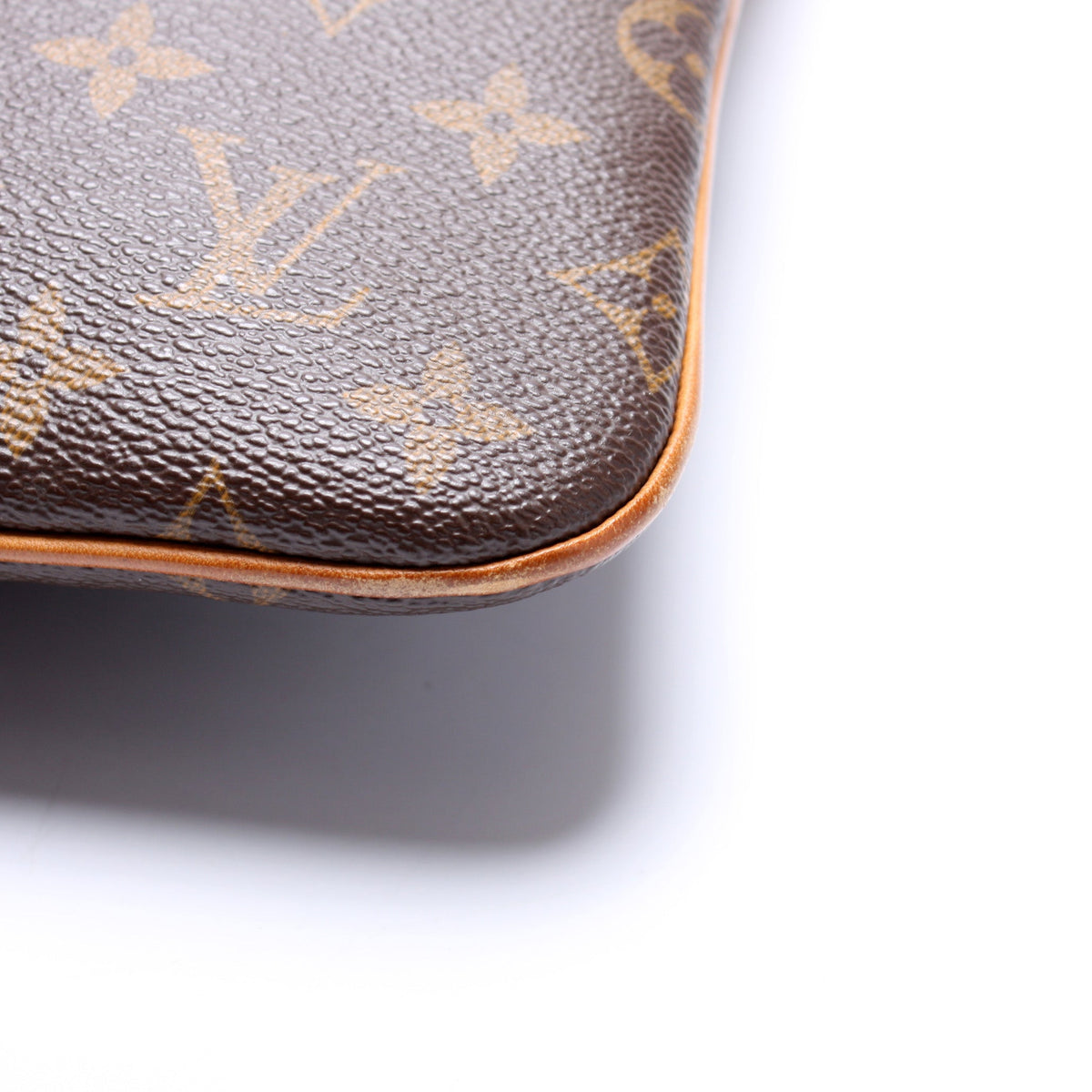 Pochette Valmy Monogram