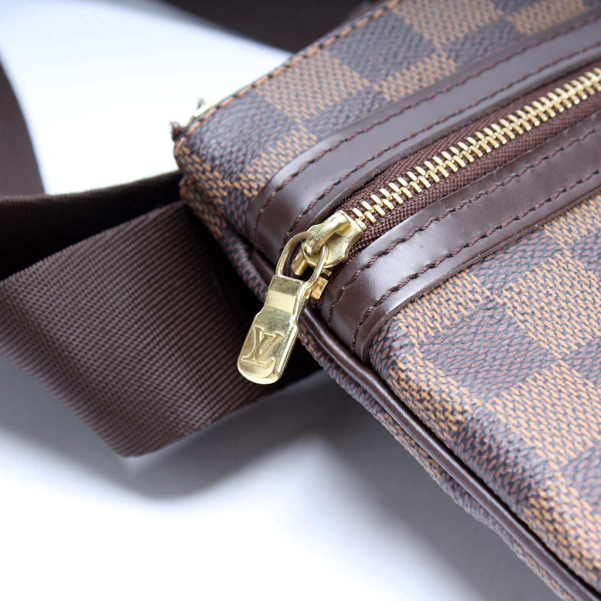 Pochette Bosphore Damier Ebene