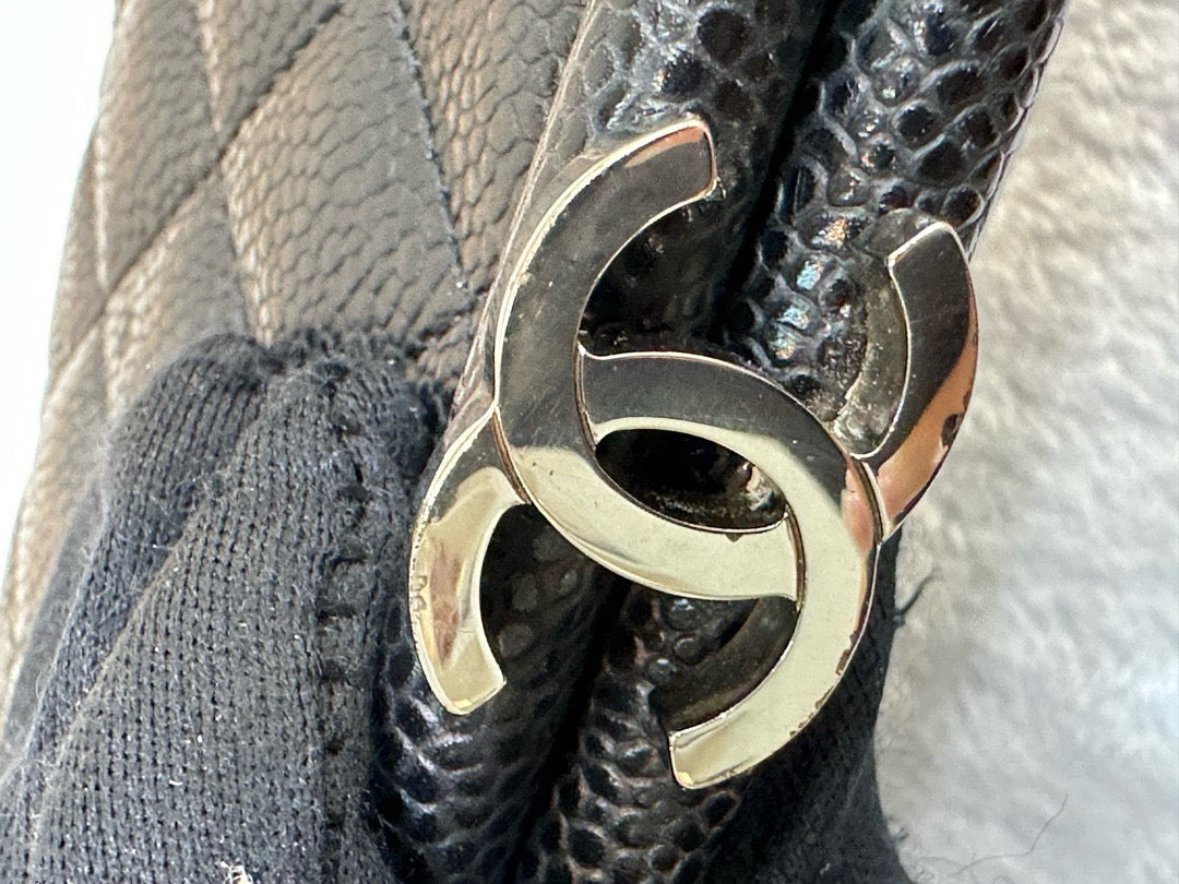 Chanel Quilted Timeless Kisslock Clutch Black Caviar SHW 1634 holo card