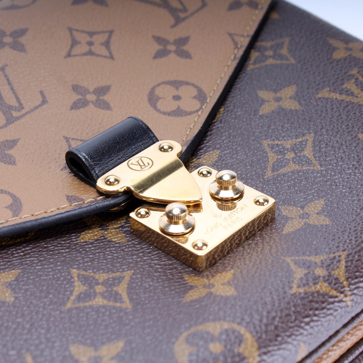 Pochette Metis Reverse Monogram