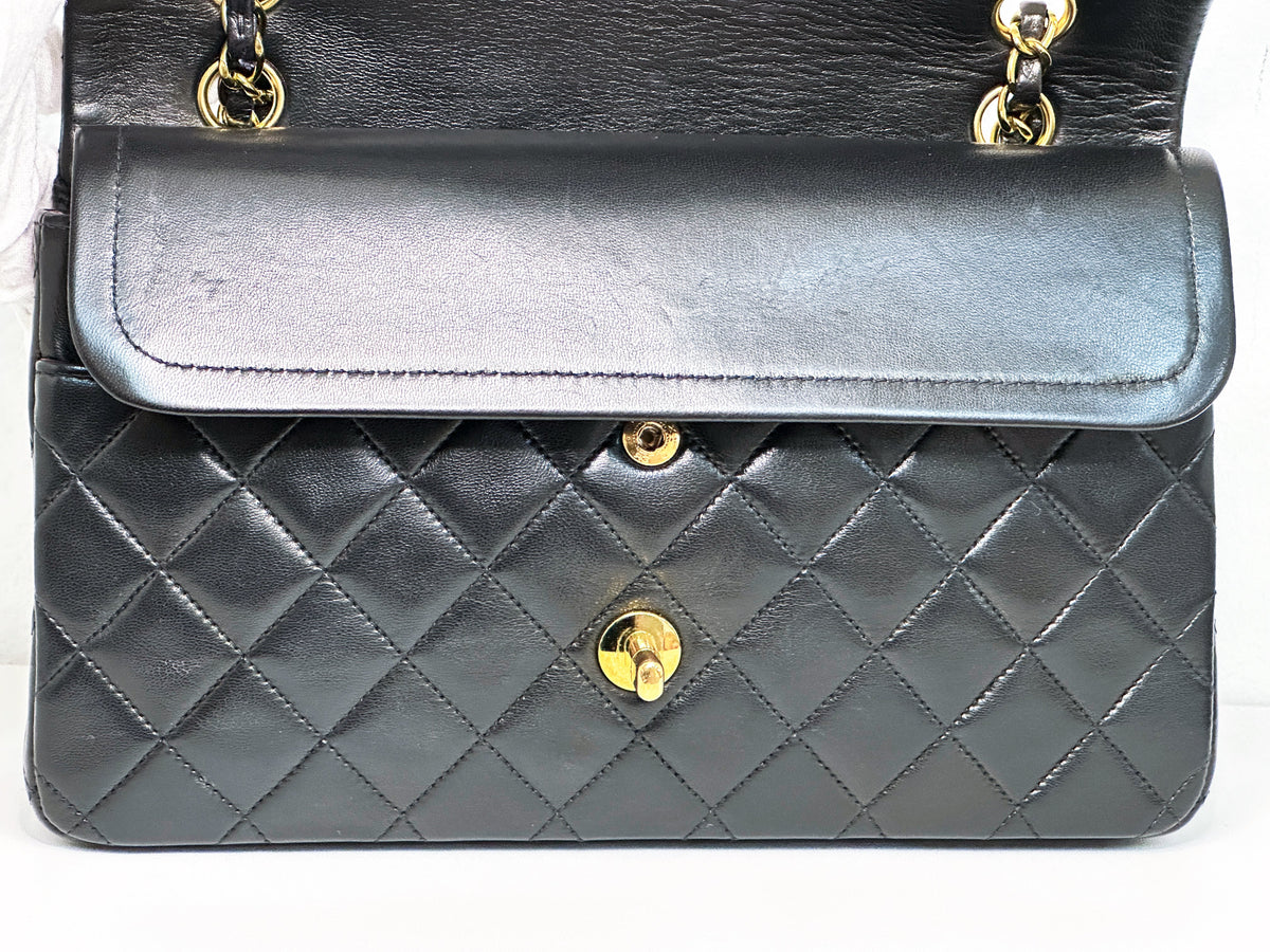 Chanel Vintage Black Quilted Lambskin Medium Classic Double Flap Bag 2843 holo card