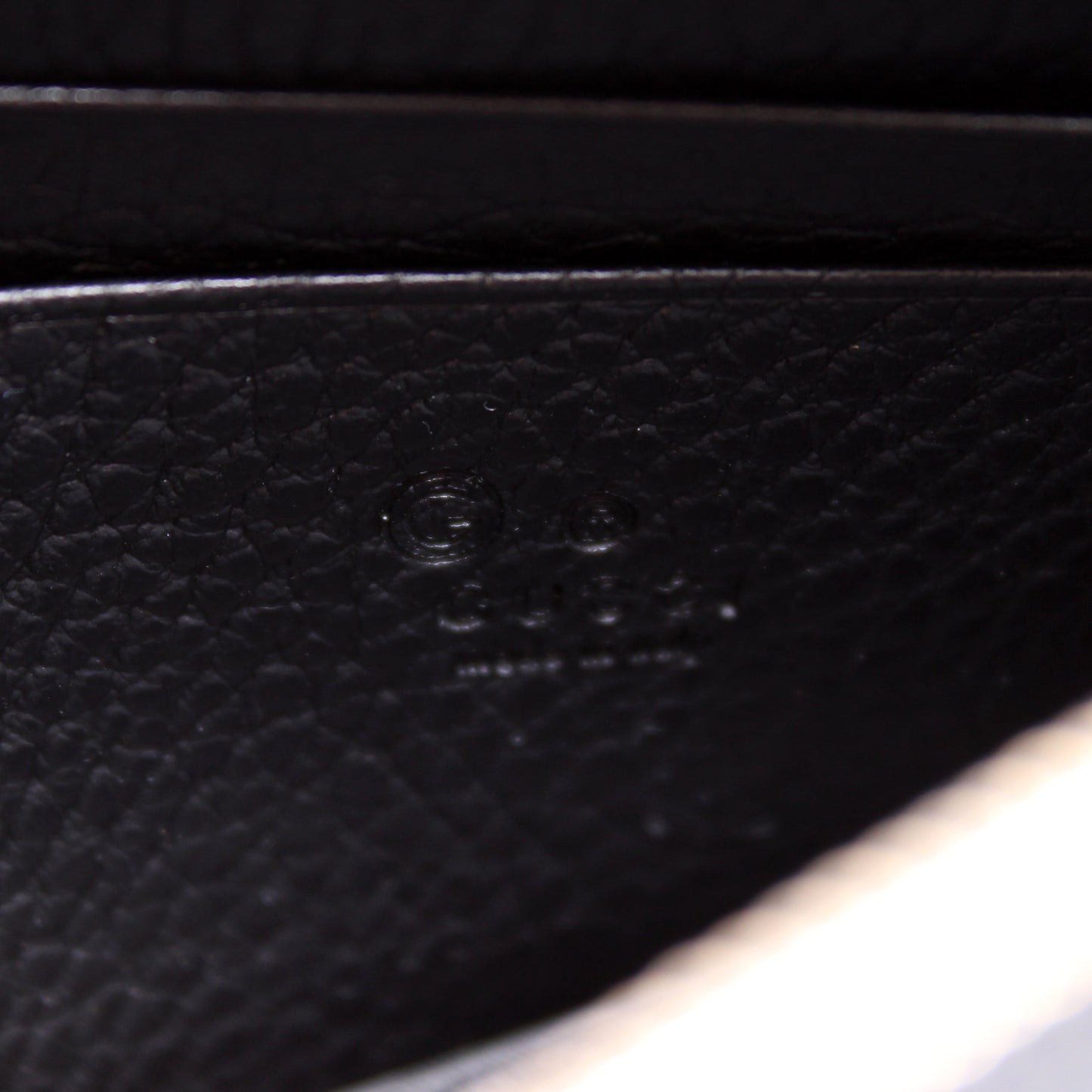 Interlocking GG Chain Wallet