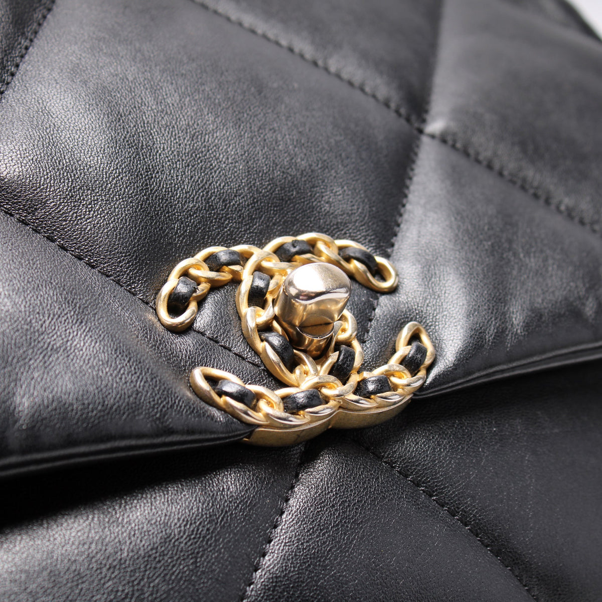 Quilted Goatskin 19 Large Flap 32+M