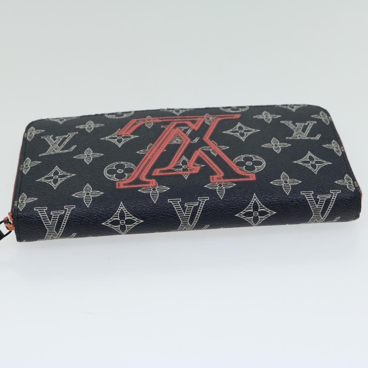 LOUIS VUITTON Zippy organizer Wallet