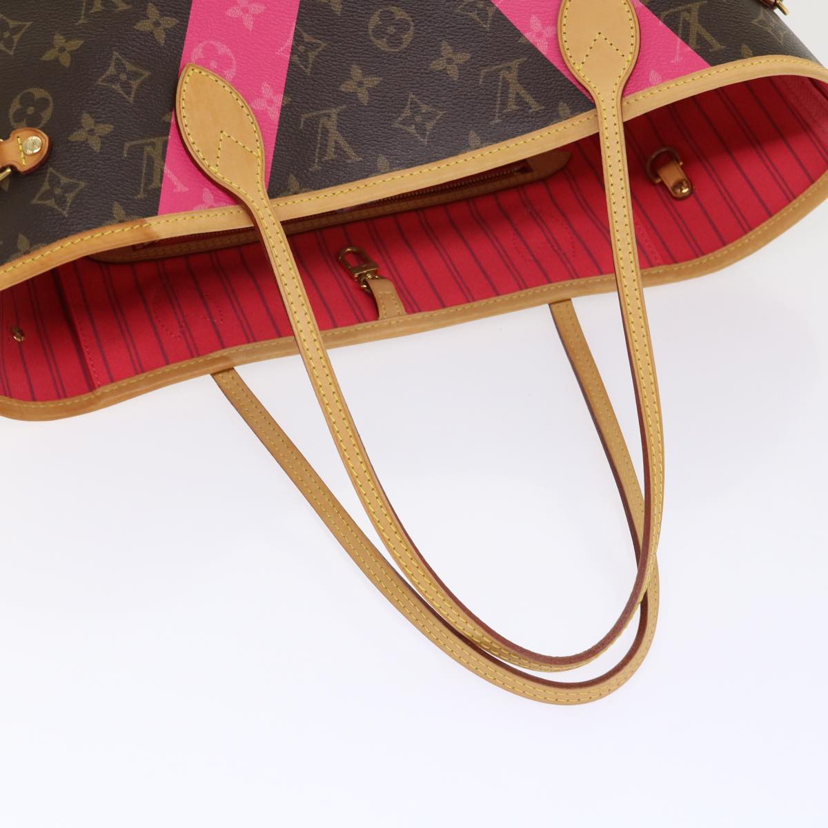 LOUIS VUITTON Neverfull MM Tote