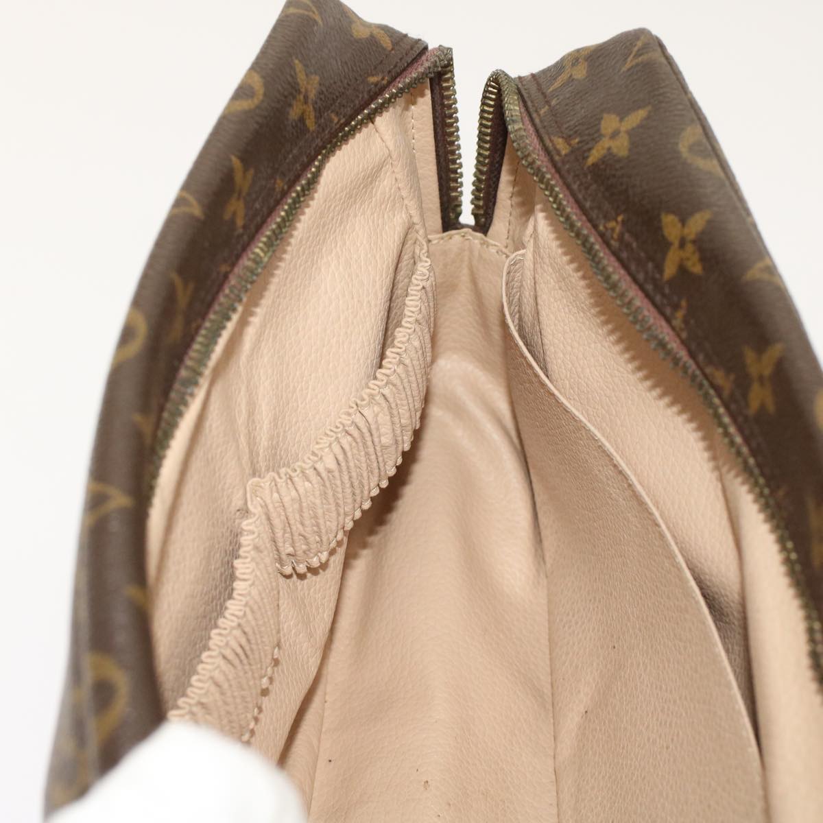 LOUIS VUITTON Trousse de Toilette Clutch Bag
