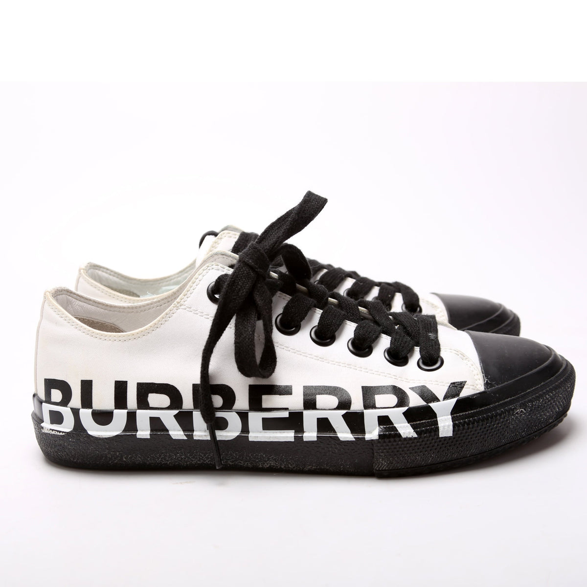Larkhall Sneakers Size 37.5