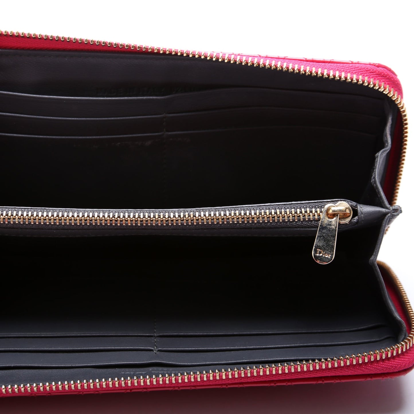Lady Quilted Patent Zip Wallet