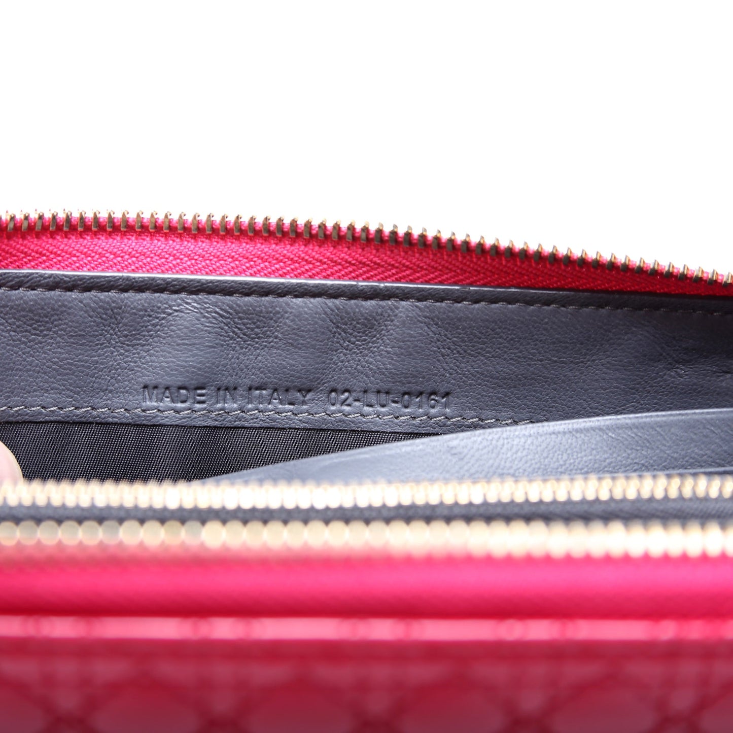 Lady Quilted Patent Zip Wallet