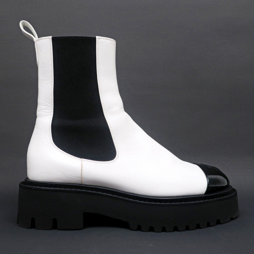 CHANEL G38218 36C White Black Leather Thick Bottom Coco Shoes  G38218 36C White Black Leather