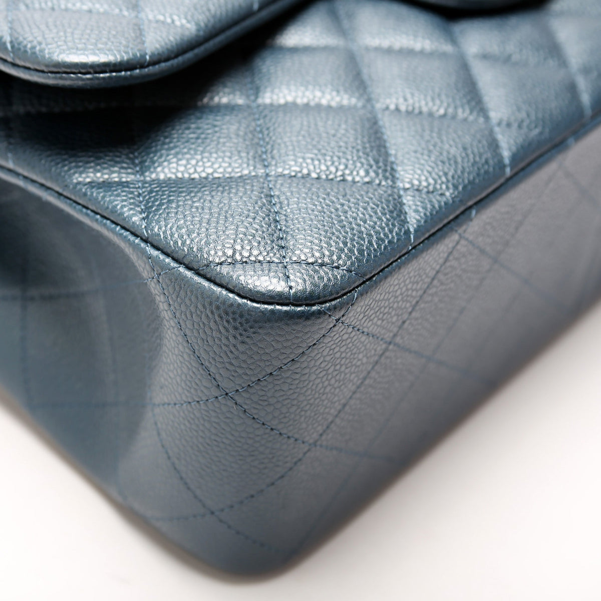 Classic Flap Jumbo Caviar 20M