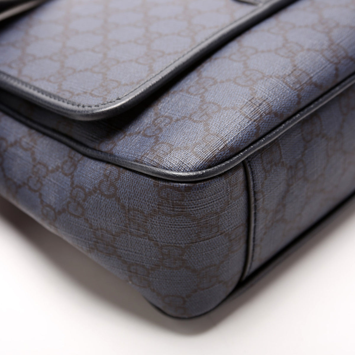 GG Supreme Ophidia Medium Messenger