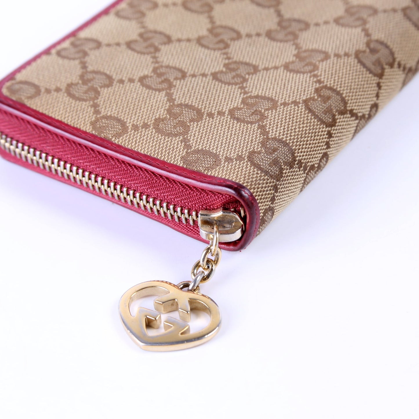 GG Canvas Interlocking G Heart Zip Wallet