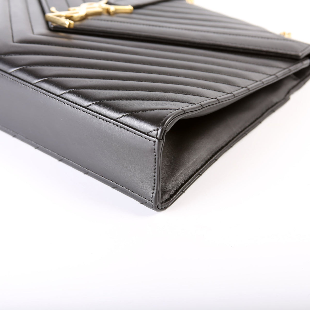 Envelope Large Chevron //