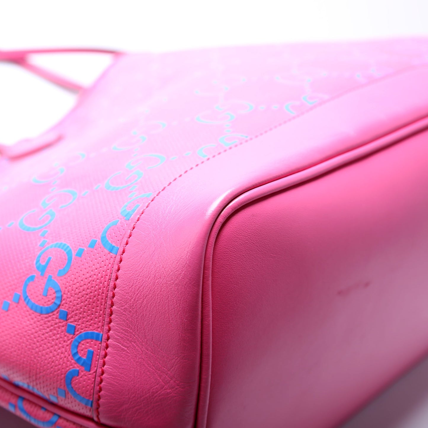 GG Embossed Tote W/Pouch Large