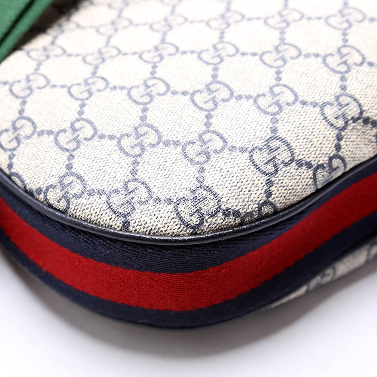 Attache GG Supreme Shoulder Bag Medium