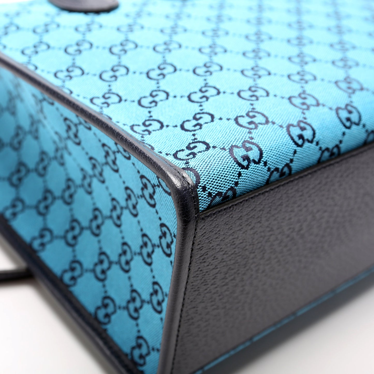 GG Canvas Interlocking GG Small Tote