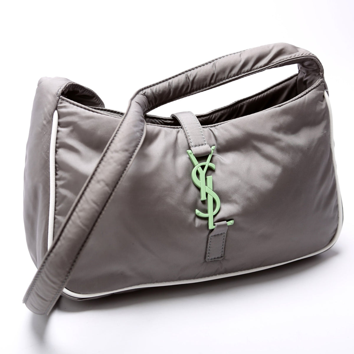 Le  A  Ecolyn Hobo