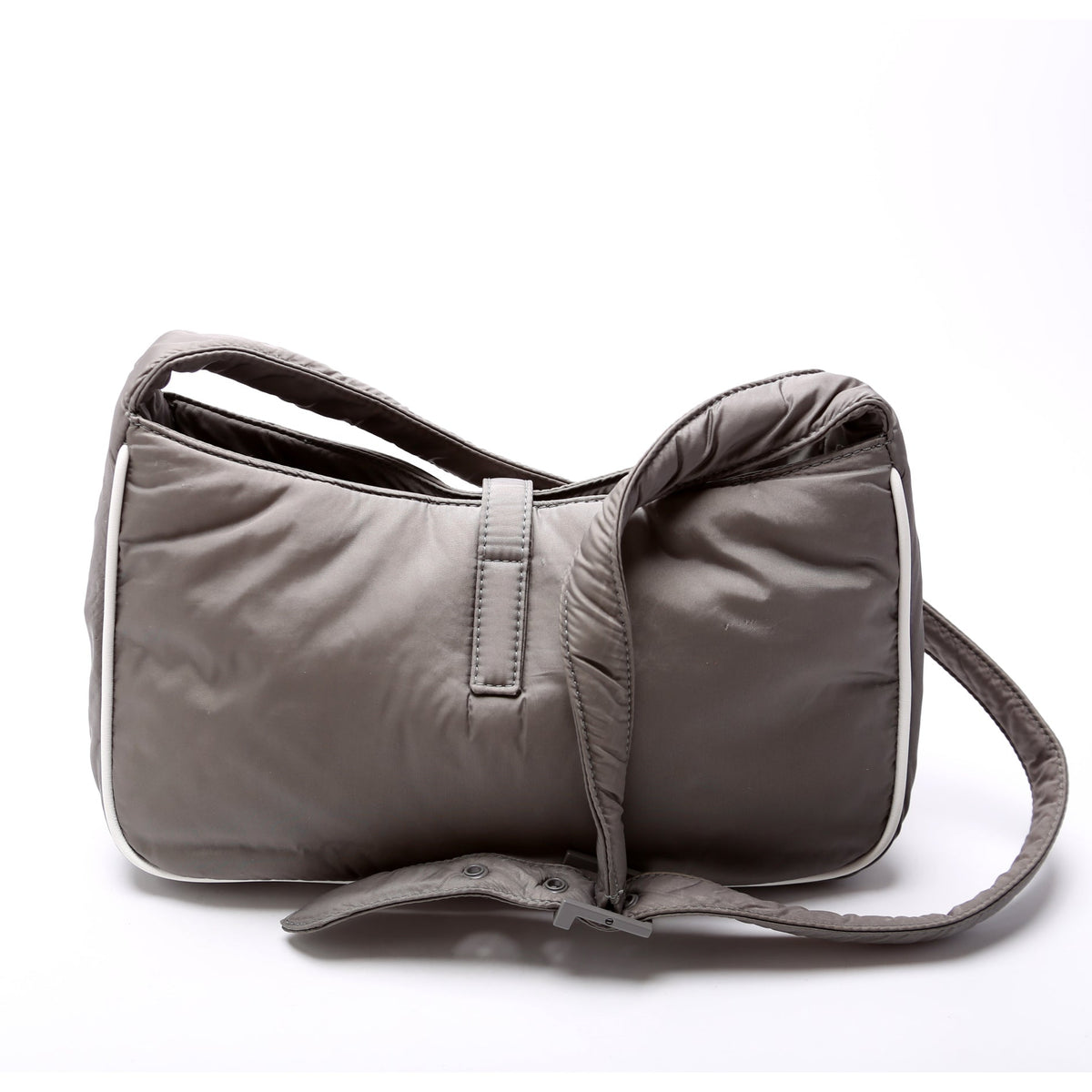 Le  A  Ecolyn Hobo