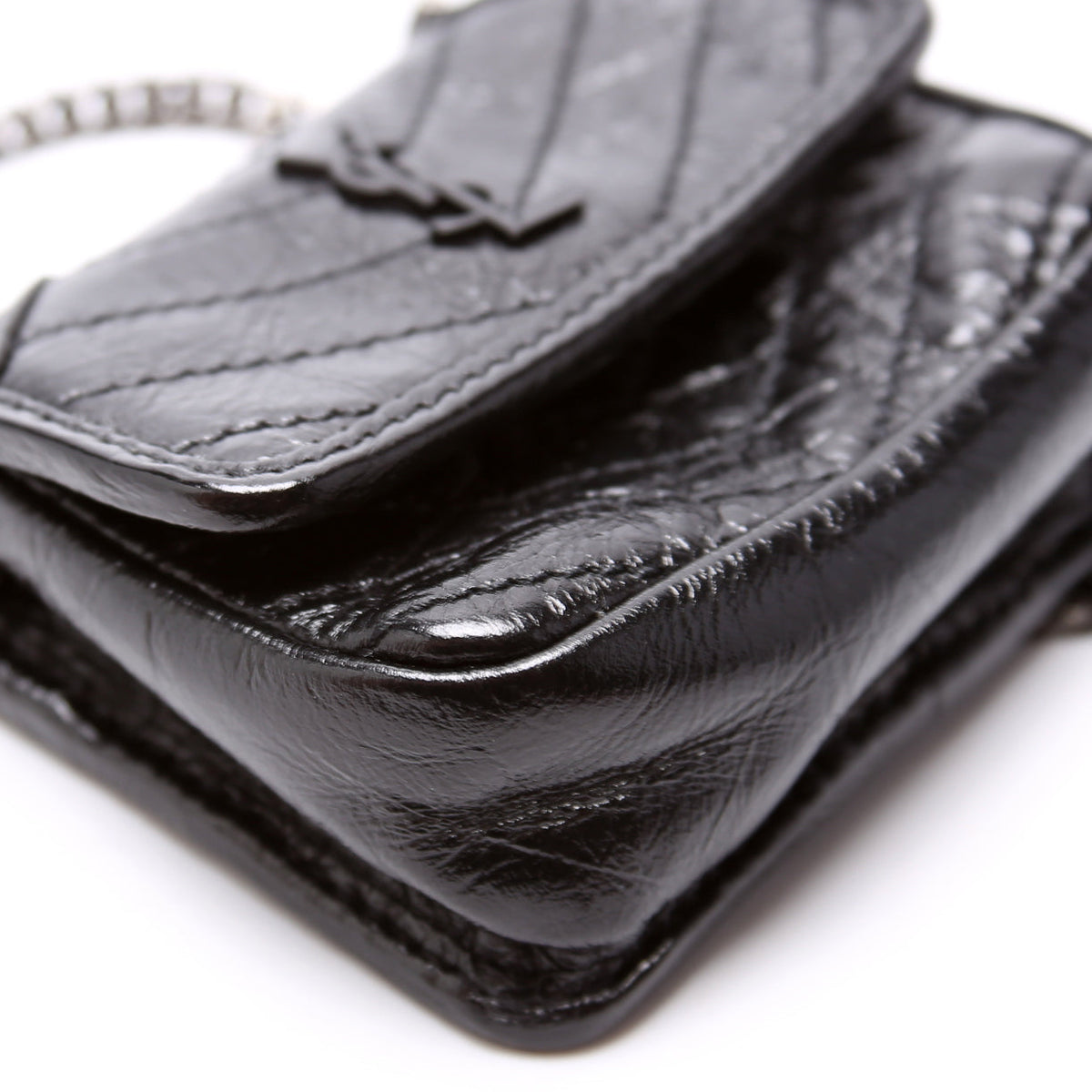 Niki Crinkle Leather Airpods Case