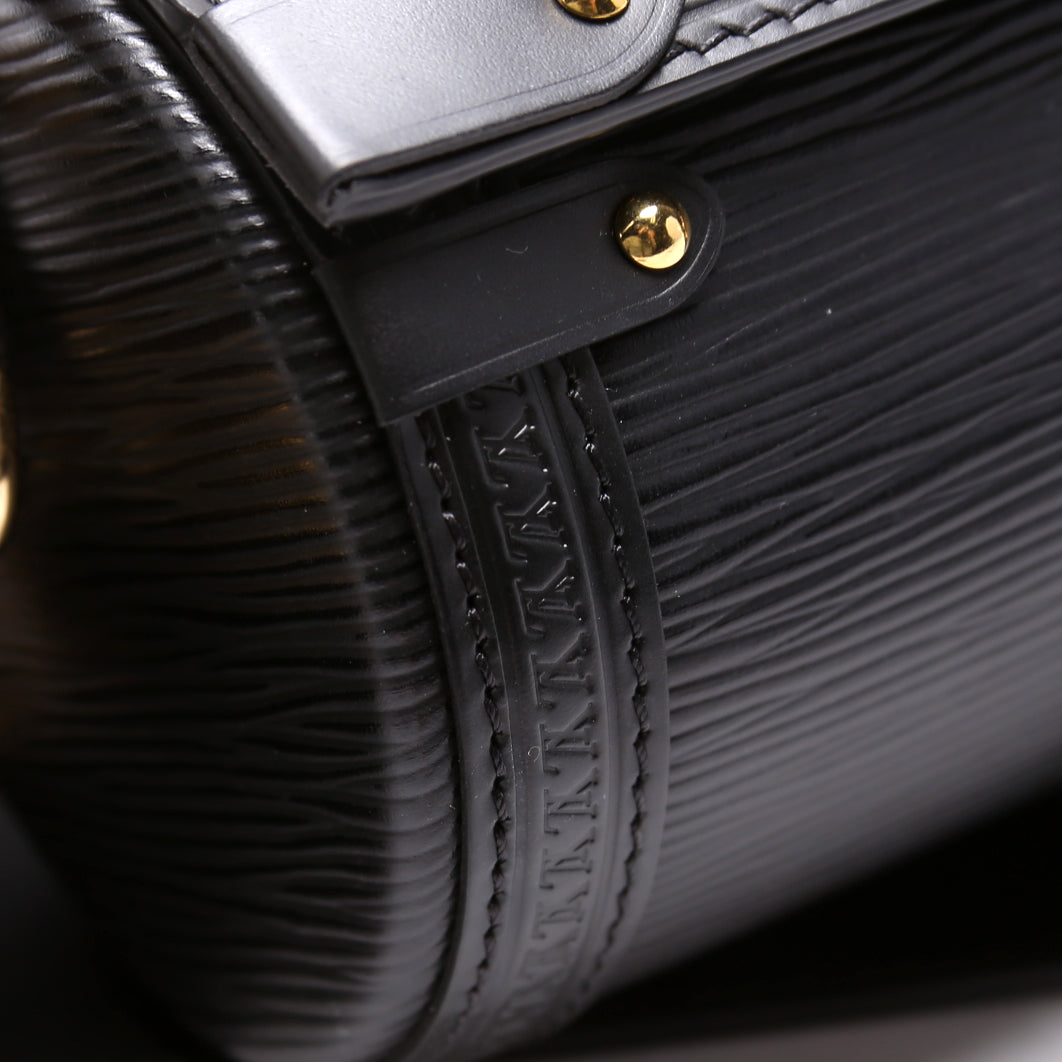 Papillon Trunk Epi Black