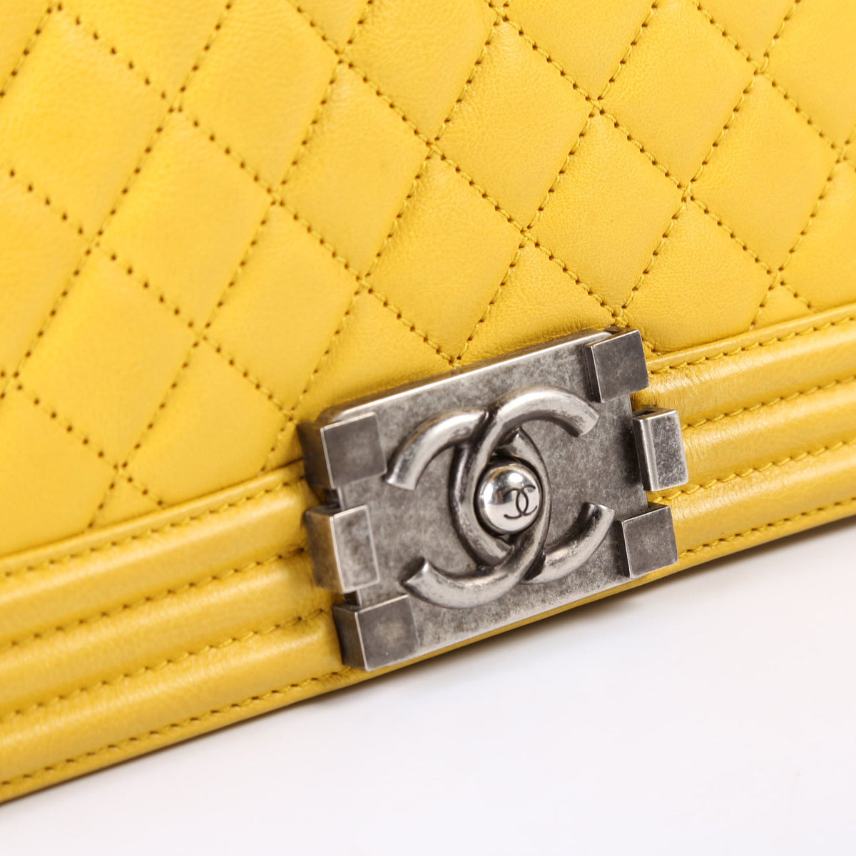 Boy Flap Medium Old Lambskin 15-20M Yellow