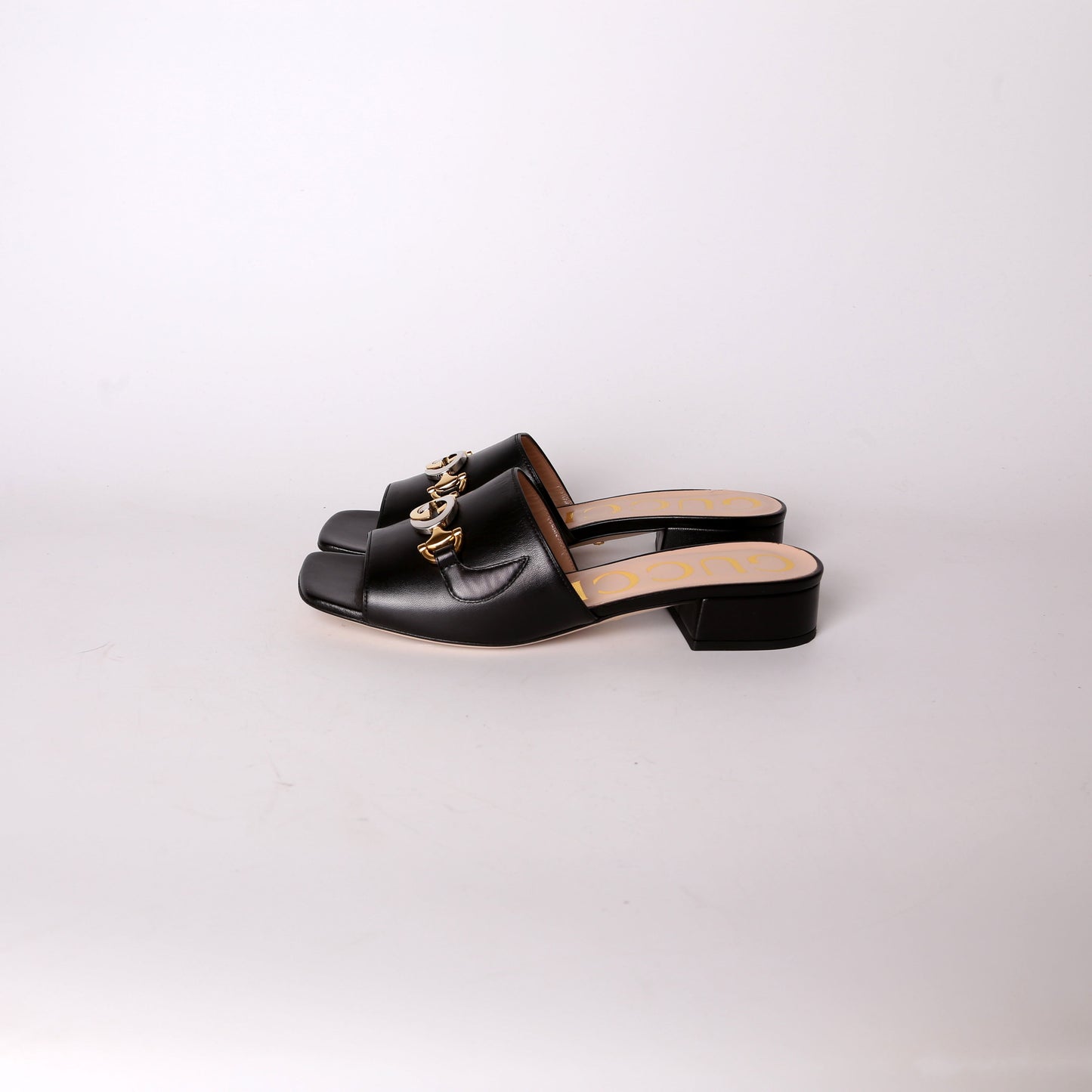 Gucci Zumi Leather Slides Size
