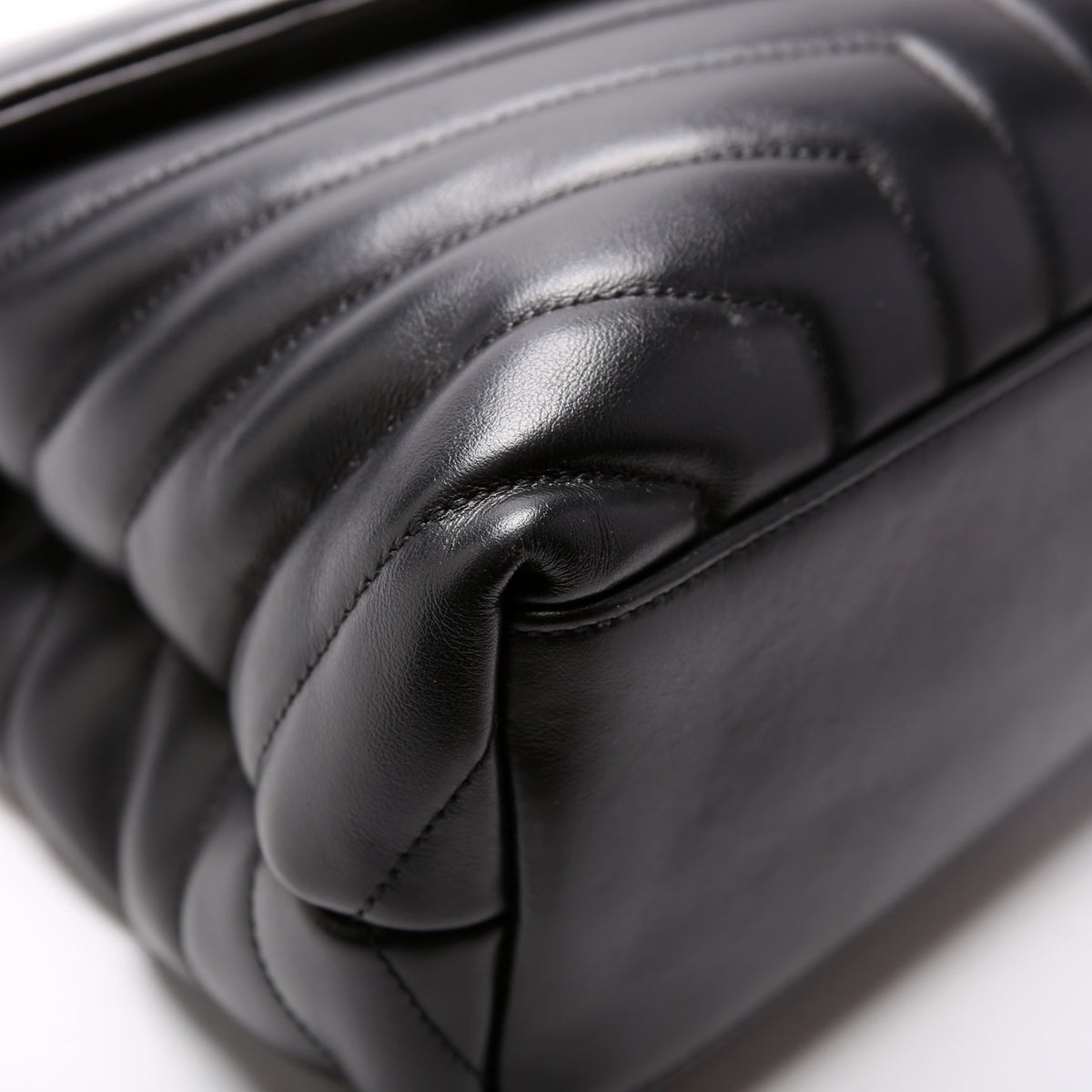 Loulou Medium Quilted Black