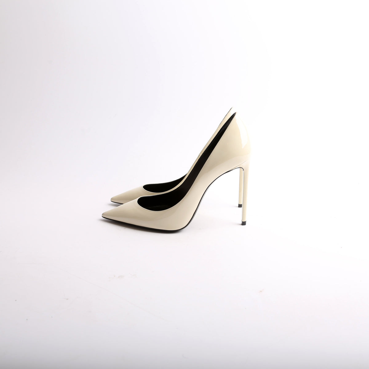 Zoe MM Pumps Size