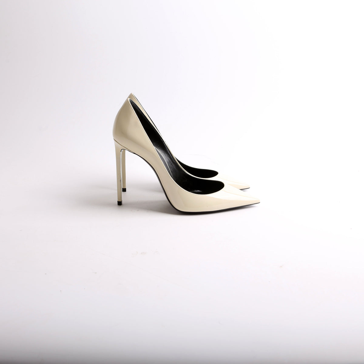 Zoe MM Pumps Size