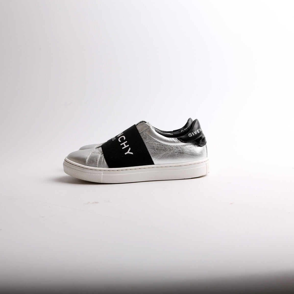 Urban Street Logo Sneakers Size 32