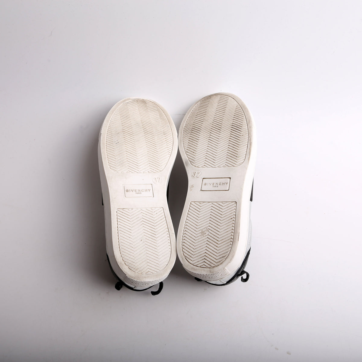 Urban Street Logo Sneakers Size 32