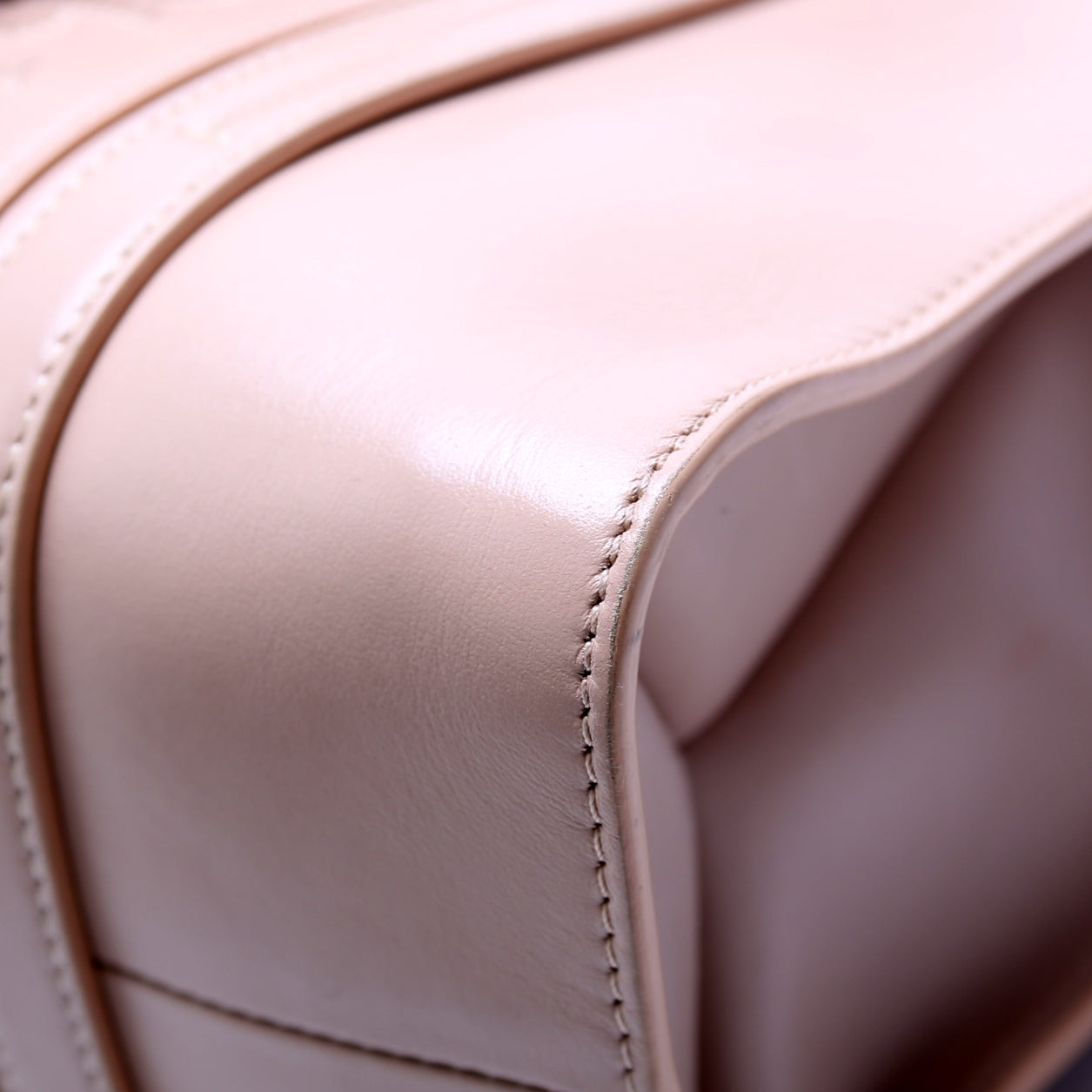 Woody Medium Leather Tote Pink
