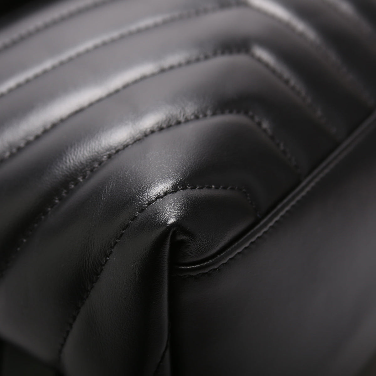 Loulou Medium Quilted Black