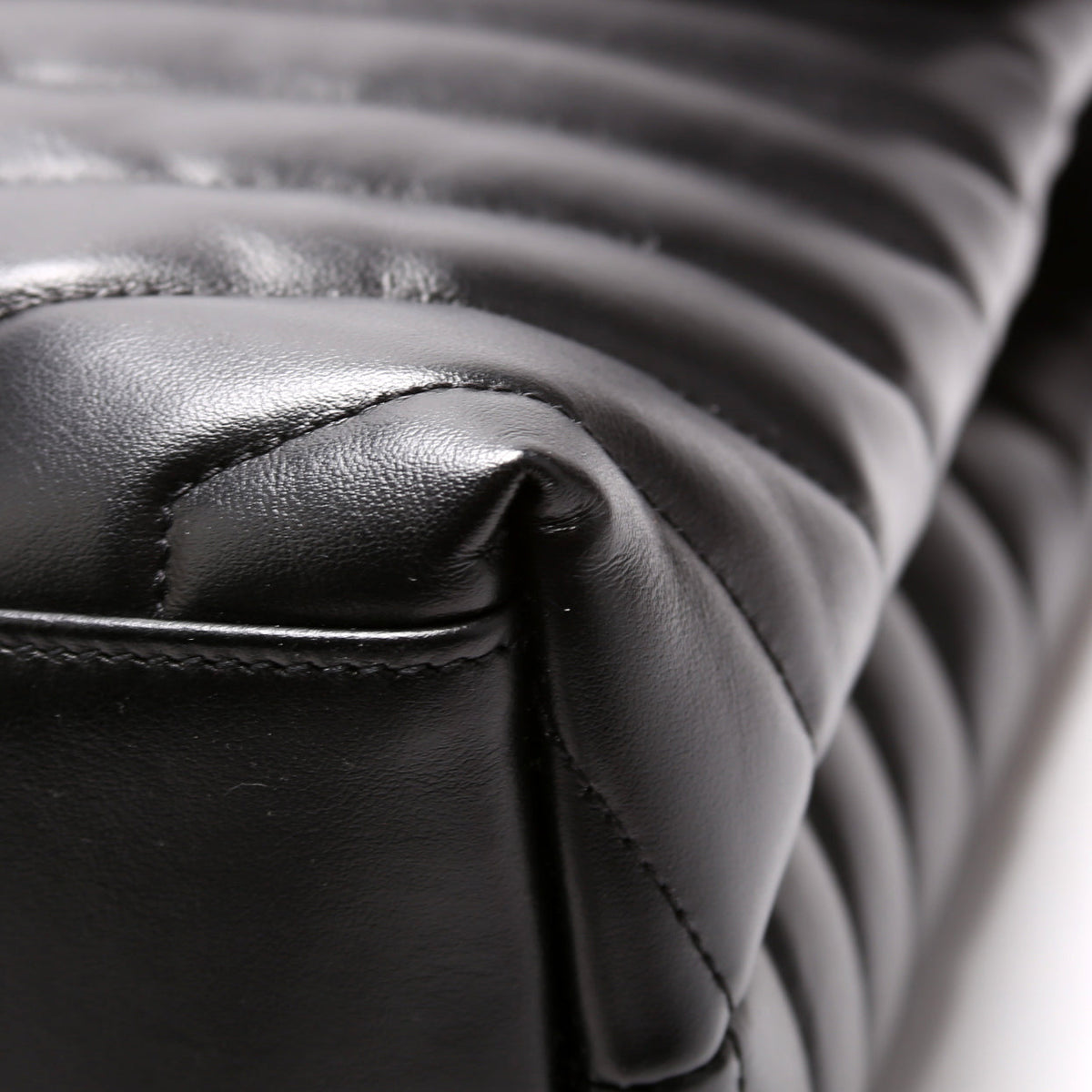 Loulou Medium Quilted Black