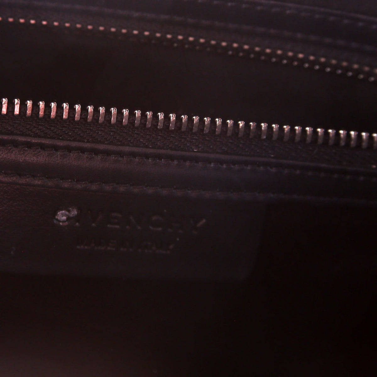 Antigona Satchel Medium
